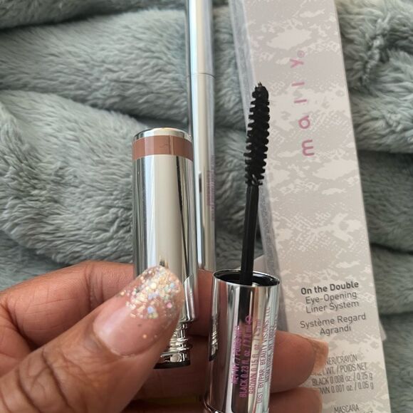 Mally on the double eye opening liner system - Picture 7 of 9